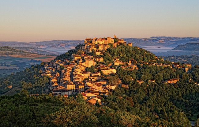 Cordes Tarn Stéphane Bern