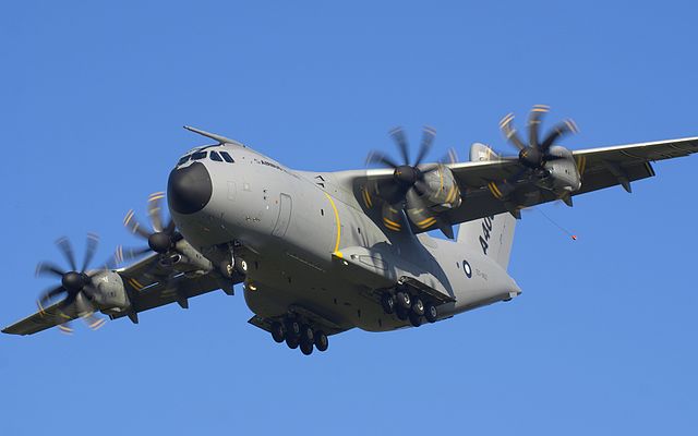 Essais de l&rsquo;A400M d&rsquo;Airbus sur l&rsquo;Aéroport Tarbes Mazamet