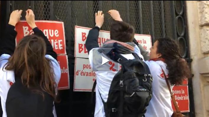 Panama Papers : Attac bloque l&rsquo;accès d&rsquo;une agence Société Générale à Paris