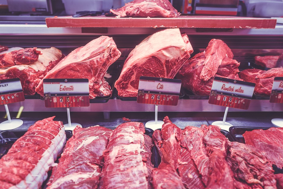 Vegans contre bouchers, la guerre est déclarée ! (vidéo)