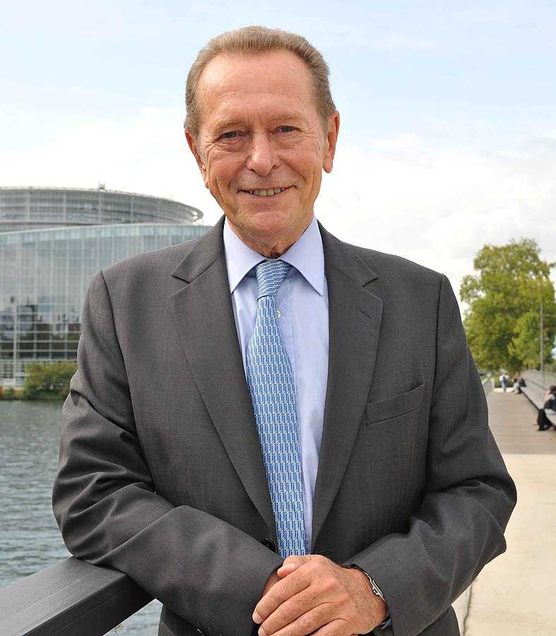 L'aéroport de Toulouse portera le nom de Dominique Baudis