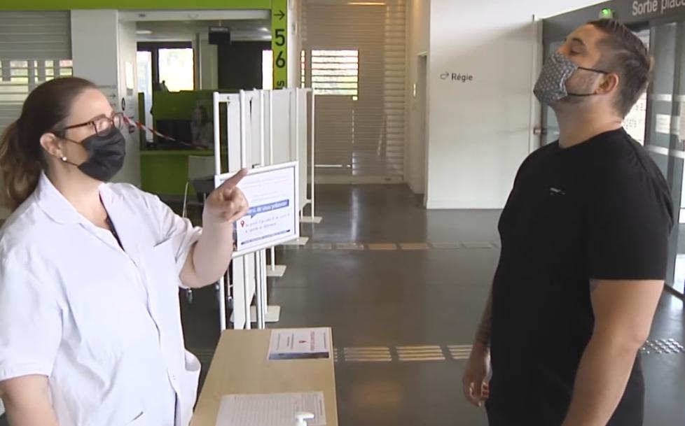 De retour à l'hôpital Cyril Baille a testé les règles d'hygiène à respecter