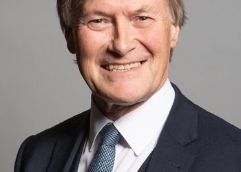 Le député britannique David Amess poignardé à mort