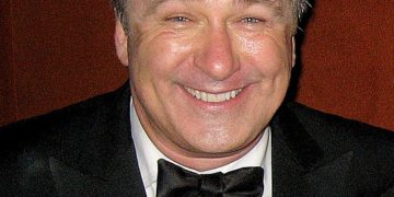 Drame sur le tournage d'un western : l'acteur Alec Baldwin tire (pour de faux) et tue (pour de vrai)