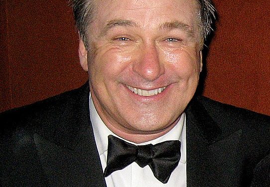 Drame sur le tournage d'un western : l'acteur Alec Baldwin tire (pour de faux) et tue (pour de vrai)