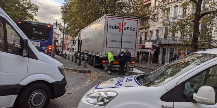 Tarbes une femme décède écrasée par un camion
