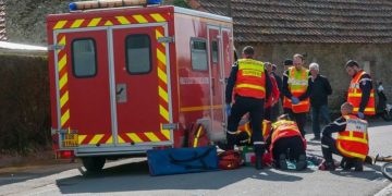 Compiègne. L'ambulance percute une voiture au moins un pompier blessé