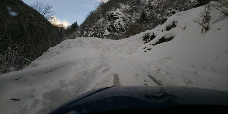 Pyrénées - un couple héliporté dans la tempête de neige