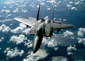 Trois avions français "escortés" par des chasseurs russes en mer Noire