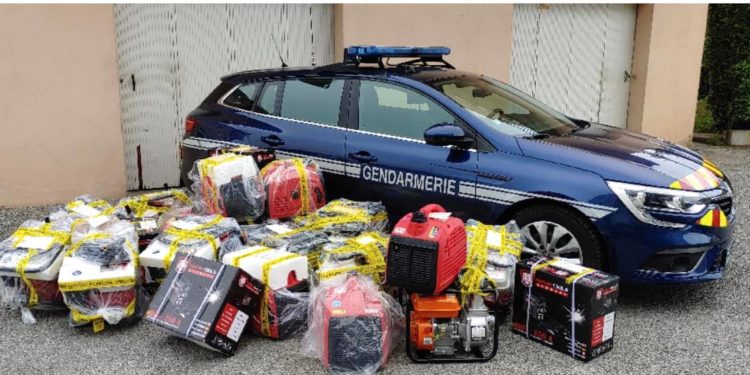 Foix - prison pour 2 escrocs