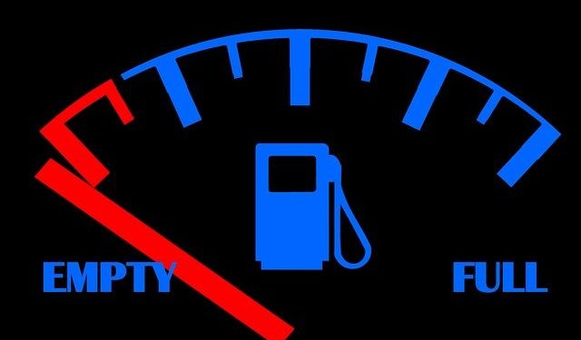 Carburants, chômage partiel, aides : ce qu'il faut retenir des annonces de Castex