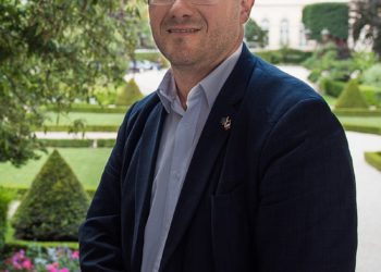 De 1er opposant à membre du gouvernement, qui est Damien Abad nouveau ministre des solidarités