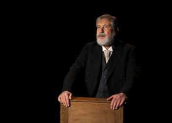 Interprété par Francis Azéma, la voyage de Jaurès en Amérique au théâtre à Toulouse