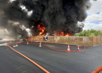 Labarthe sur Lèze, un violent incendie détruit le stock de voiturette électriques
