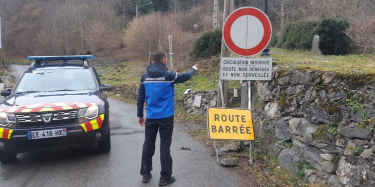Routes de montagne fermées, les gendarmes verbalisent plusieurs automobilistes
