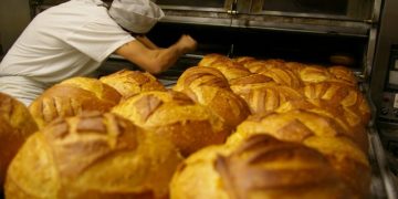 À Paris, des centaines de boulangers manifestent leur colère face aux prix de l'énergie
