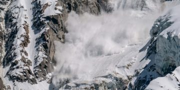Pyrénées, des tirs d&rsquo;explosifs pour provoquer des avalanches aux abords de plusieurs routes