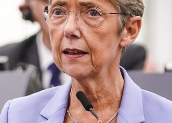 Rumeurs de remaniement : la Première ministre Elisabeth Borne sur la sellette ?