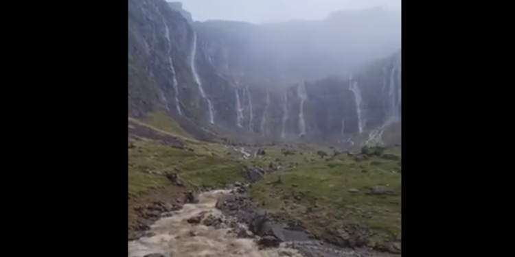 Vidéo - un impressionnant orage frappe à Gavarnie