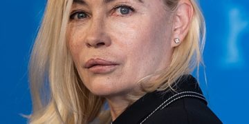 Emmanuelle Béart: à 60 ans elle brise le silence