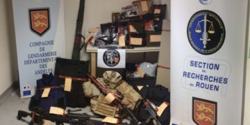 Il commandait ses armes sur internet, les gendarmes découvrent un véritable arsenal