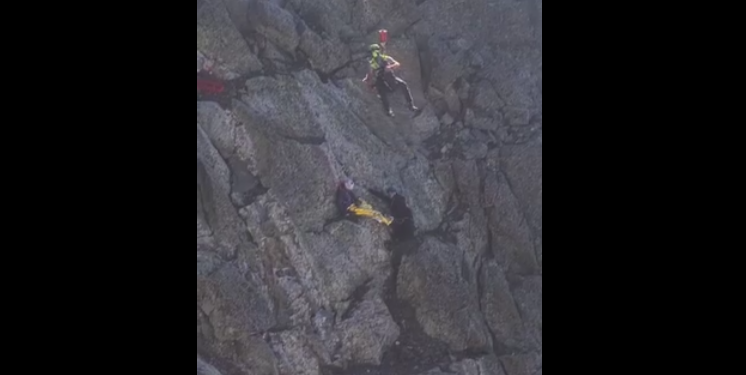 Un parapentiste se blesse dans les Pyrénées, il est secouru par les gendarmes, une vidéo exceptionnelle