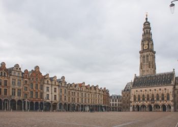 Professeur poignardé à mort : Arras rend hommage à Dominique Bernard