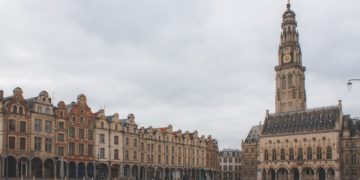 Professeur poignardé à mort : Arras rend hommage à Dominique Bernard