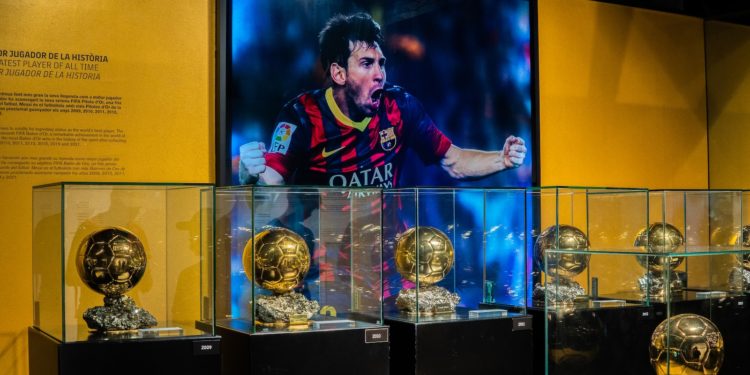 Messi Ballon d'or Mbappé et Haaland sur le podium