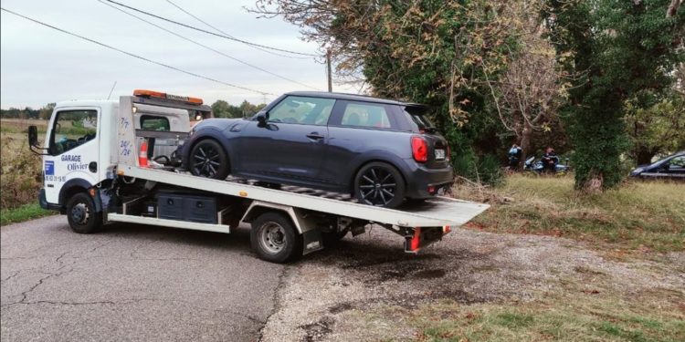 Près de Toulouse, une jeune conductrice flashée à 200 km/h en Austin Mini