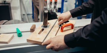 Cette entreprise de menuiserie double son personnel pour monter en gamme