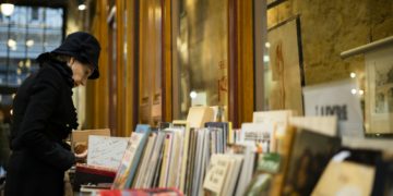 Albi - vente de livres et DVD à 1 euro