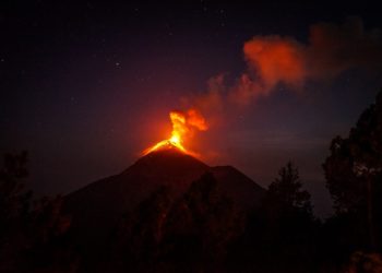 Indonésie : Au moins 11 morts dans l'éruption d'un volcan