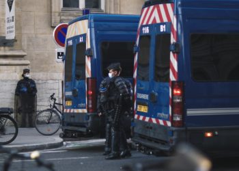 Evacuation musclée des agriculteurs de la Confédération paysanne à Rennes