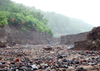 Vents violents, pluies diluviennes, 1eres images du cyclone Belal sur la Réunion