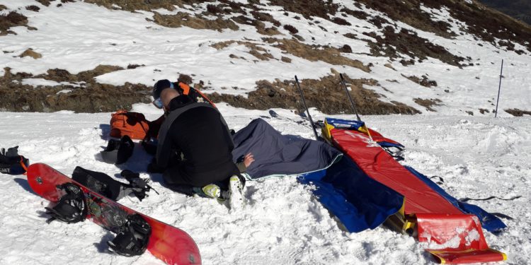 Deux gendarmes secourent un skieur blessé à Peyragudes