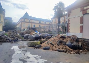 Les actions d'agriculteurs se durcissent avant l'arrivée de Macron au salon de l'agriculture