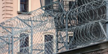 Meurtre du policier Éric Masson : l'accusé Ilias Akoudad avoue son crime