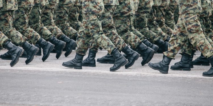 Guerre en Ukraine : Lecornu évoque des réquisitions d' industries militaires