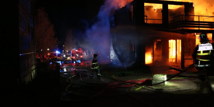 Violent incendie Montréal du Gers