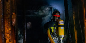 ette nuit, les sapeurs-pompiers sont intervenus sur la commune de Saint-Puy pour un feu d'origine électrique dans une habitation individuelle. Le déclenchement du détecteur de fumées a permis à l’habitante d’être alertée. Légèrement intoxiquée, elle a été transportée vers le centre hospitalier de Condom. Sa voisine a également été légèrement intoxiquée. 🚒 Au total, ce sont 22 sapeurs-pompiers des centres d’incendie et de secours de Saint-Puy, Valence-sur-Baïse et Condom qui ont été mobilisés pour venir à bout des flammes.