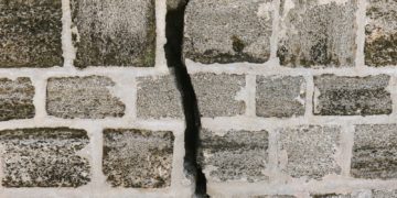 Rue Saint Rome à Toulouse, de nouvelles fissures dans un immeuble