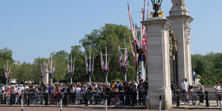 Santé de Charles 3 et Kate Middleton, casse tête pour la communication de Buckingham