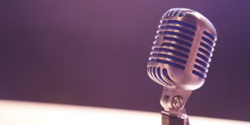 Aya Nakamura, qui pourrait chanter aux JO, ciblée par l'extrême droite