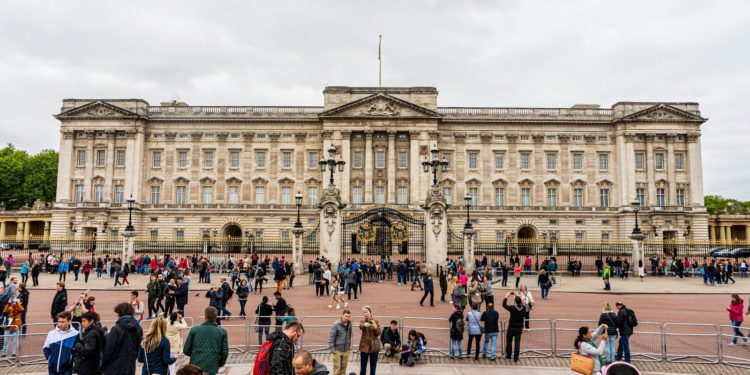 Royaume-Uni : les réactions face au scandale de la photo retouchée par Kate Middleton