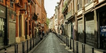 En plein centre ville de Toulouse, un immeuble menace de s'effondrer rue St Rome
