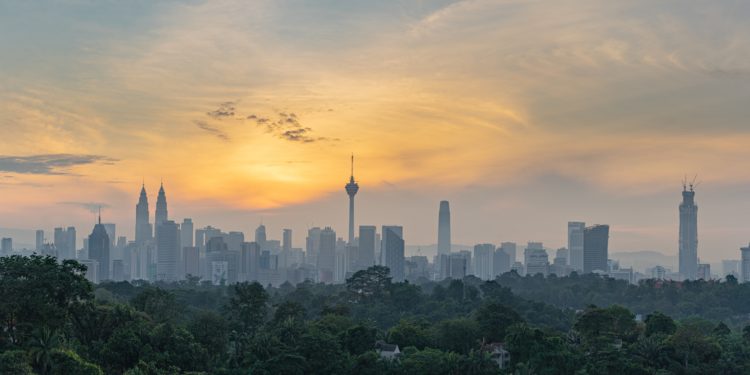 Malaisie: 10 morts dans une collision entre deux hélicoptères militaires