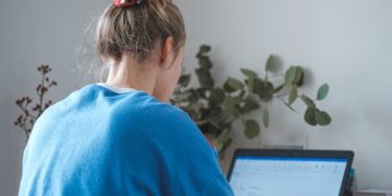 Règles douloureuses : vers un arrêt menstruel jusqu’à 13 jours ?