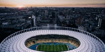 JO 2024 - Athlétisme : la piste violette se dévoile au Stade de France
