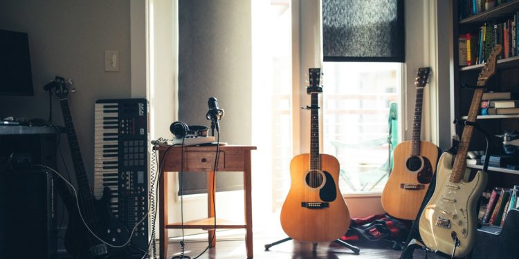 Thomas Dutronc annonce la mort de Françoise Hardy